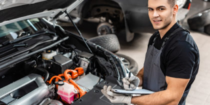 How to check the condition of the engine oil yourself